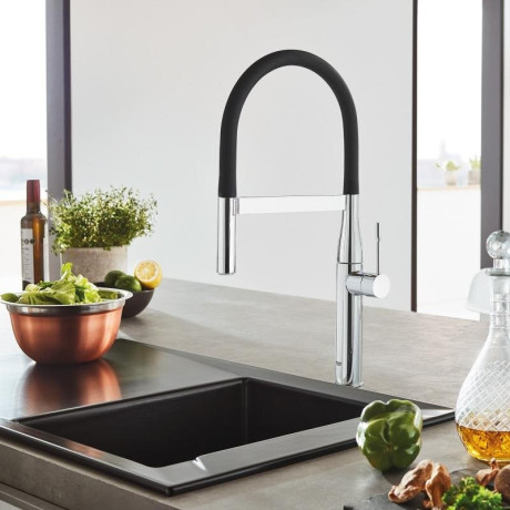 Змішувач для кухні Grohe Essence , одноважільний, чорний (30294000)